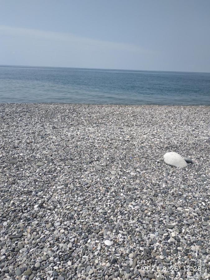 Lazurny Hotel Gagra Buitenkant foto